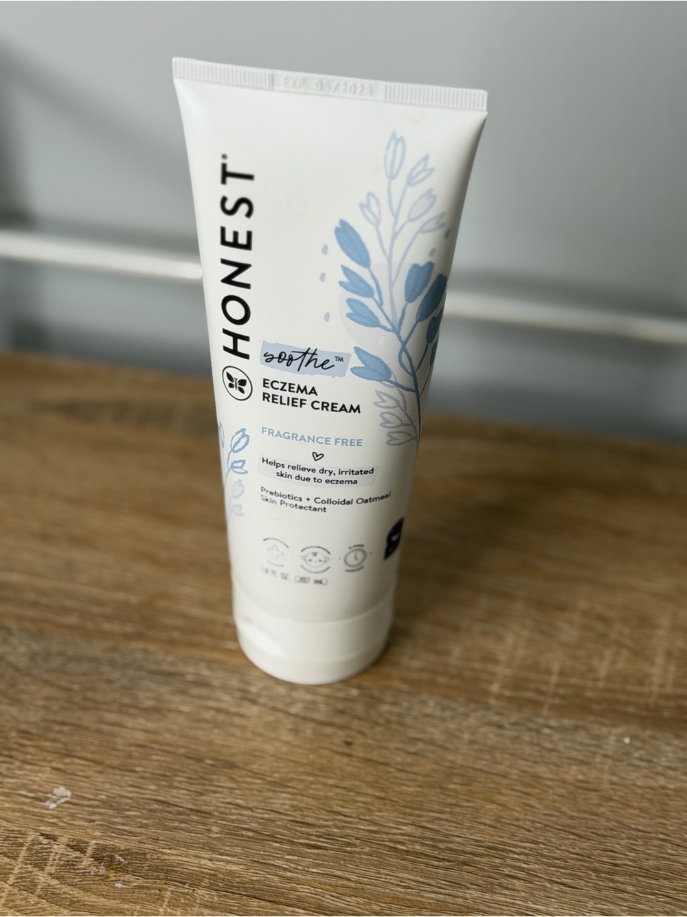 The Honest Company Eczema Relief Cream - White with Light Blue Floral